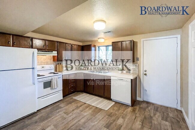 Building Photo - 661 N 980 W