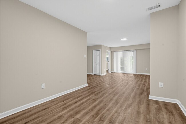 Building Photo - 1294 Cooper St