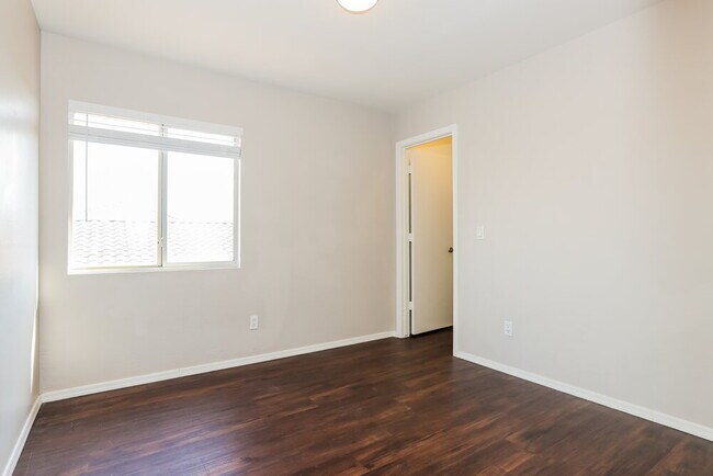 Building Photo - 12005 W Corrine Dr