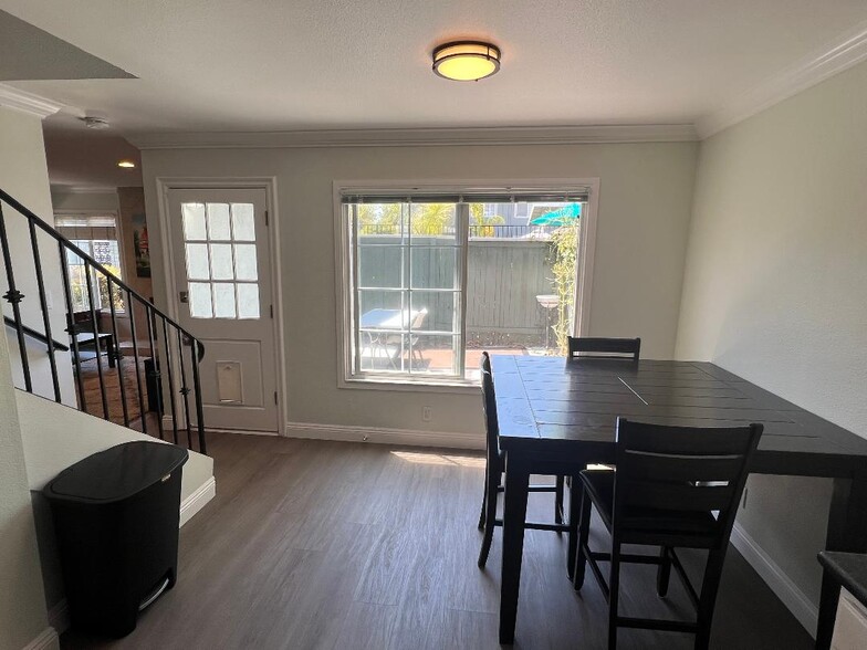 Table comes with unit - 1845 Anaheim Ave