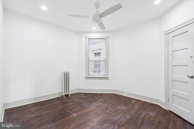 Building Photo - 5551 Addison St