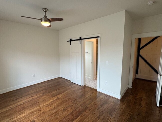 Building Photo - Coming Soon! Nice townhome in convenient East Nashville location!