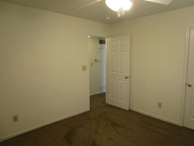 Building Photo - 3519-3521-3521 Prescott Dr