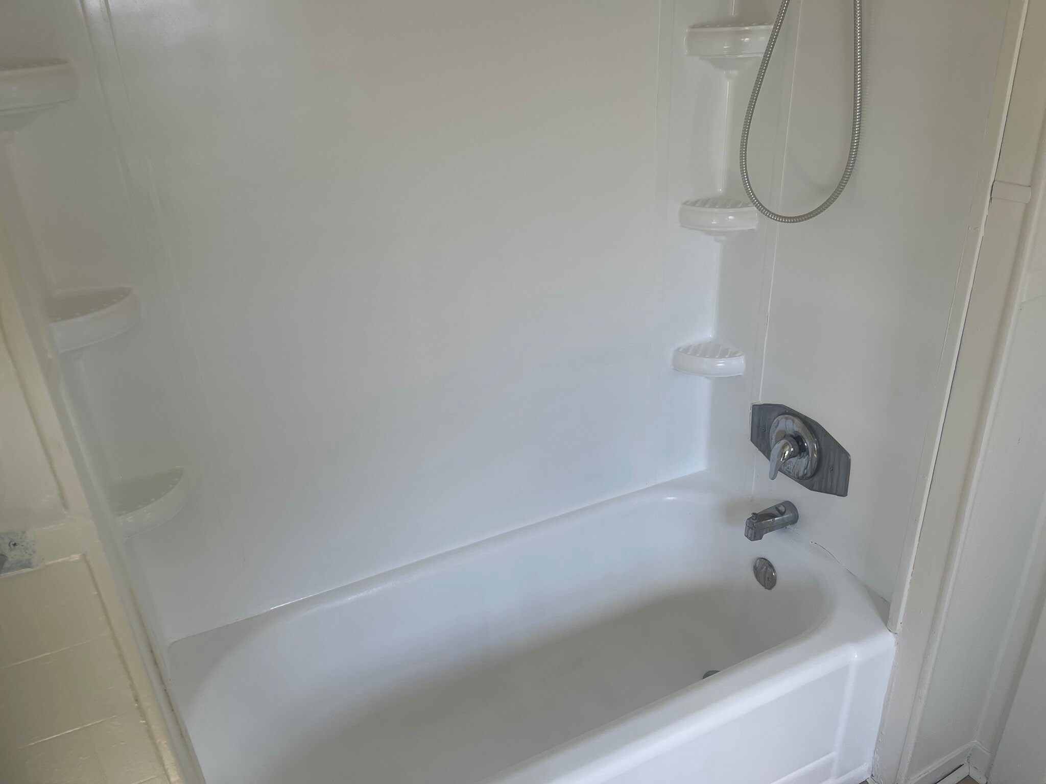 Building Photo - 407 La Mesa Way