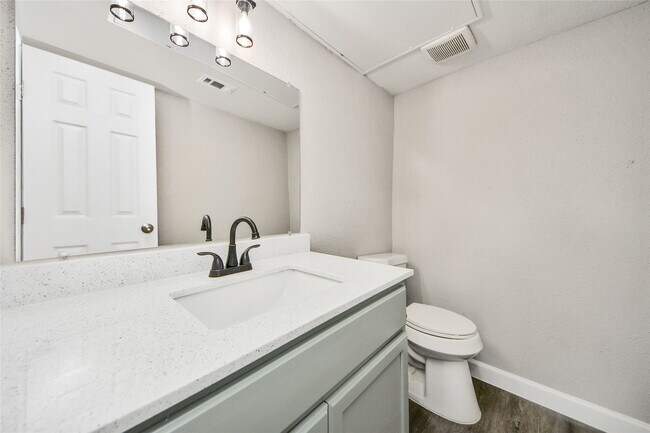 Building Photo - 781 Country Pl Dr