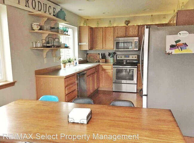 Building Photo - 3 br, 2.5 bath House - 304 Kirkland Ave SE