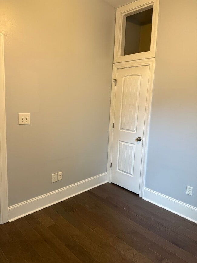 Building Photo - Beautiful 3 Bedroom