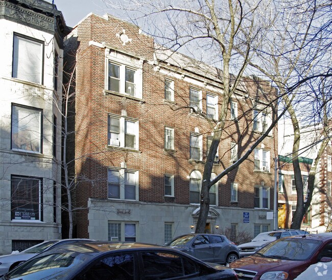 Building Photo - 640 Briar