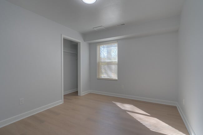 Building Photo - 208 Wharton St