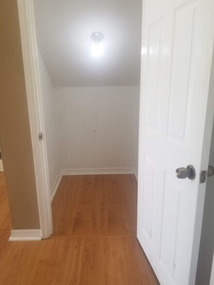 storage closet - 2908 Shannon Cir