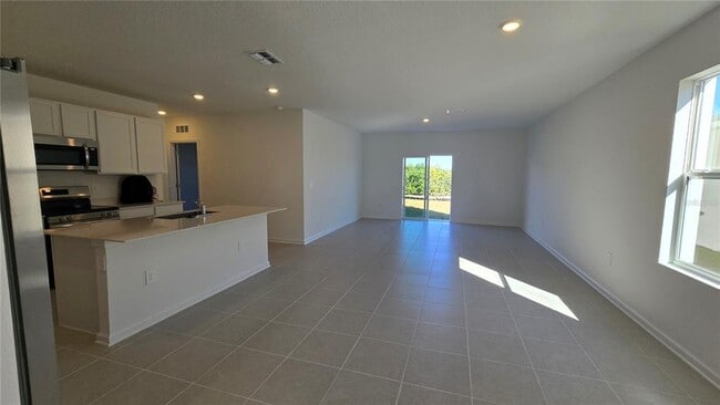 Building Photo - 2159 Chris Dr