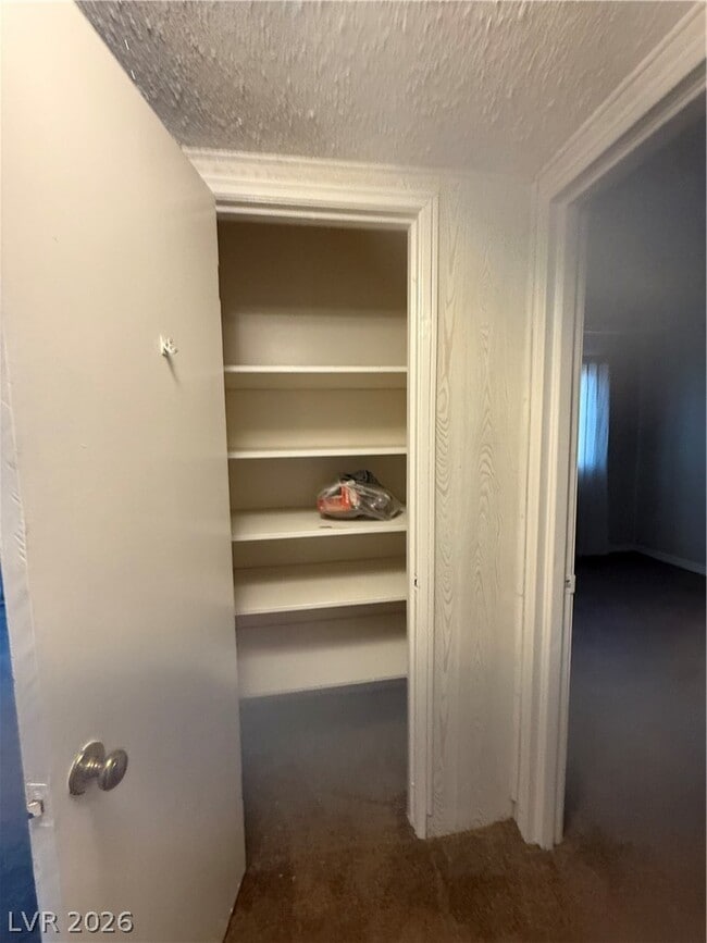 Building Photo - 2300 Pardee Pl