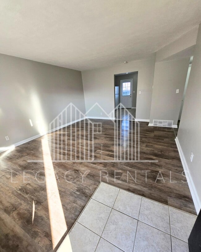 Building Photo - 107 Robbins Dr