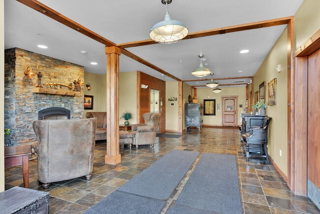 Building Photo - 834 Mc Kinley Ave W