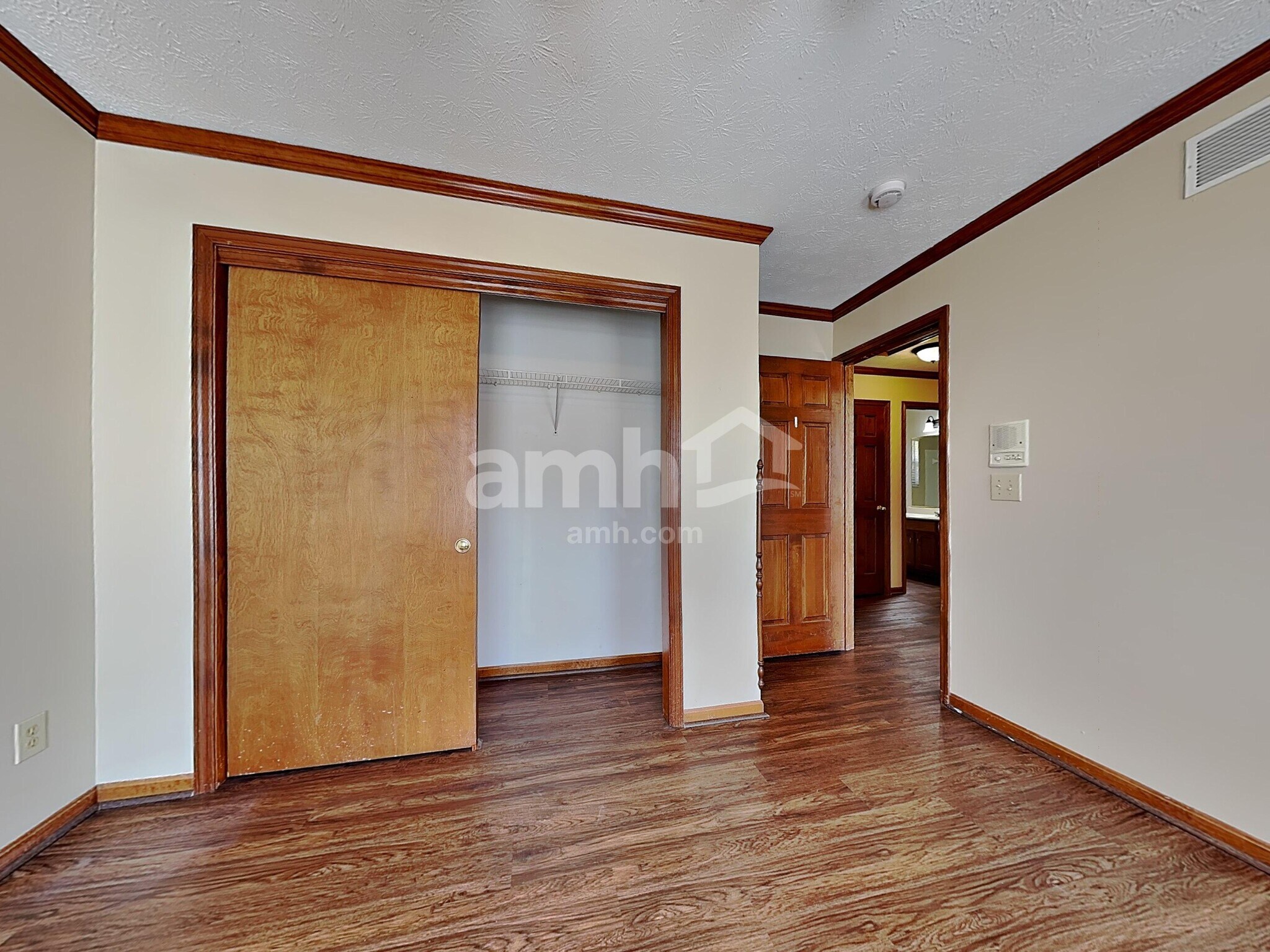 Building Photo - 6471 Willow Bend Dr