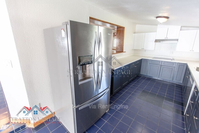 Building Photo - 8119 E Amelia Ave