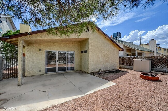 Building Photo - 6632 Wheelbarrow Peak Dr
