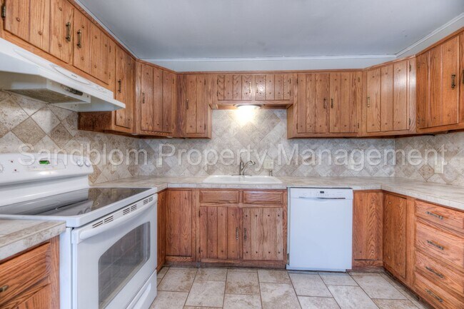 Building Photo - For Lease | Osage Hills | $1450 Rent