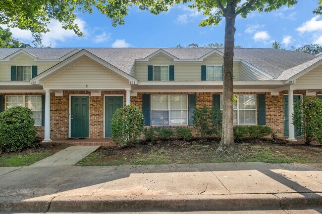 Building Photo - 2738 W Tharpe St