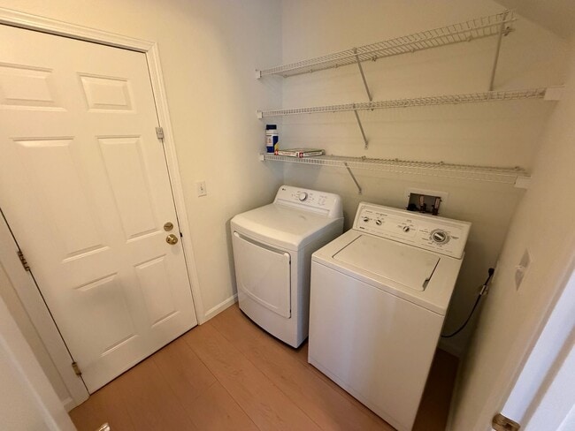 Building Photo - Dublin The Vineyards, 3 Bed 3 bath, Community Pool, Greenbelt, Close to 580 and BART