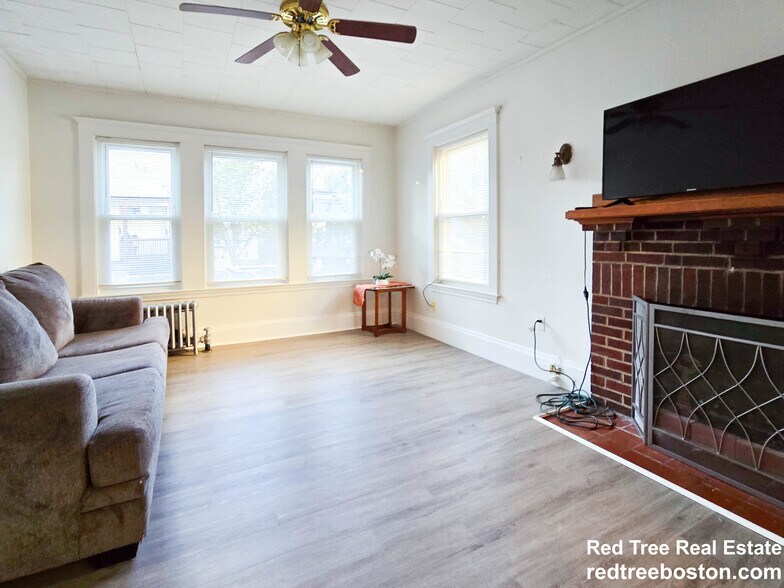 Building Photo - 63 Pinckney St