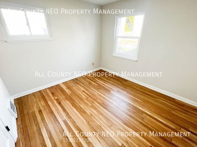 Building Photo - 19330 Meredith Ave