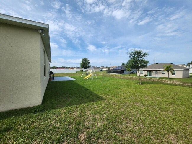 Building Photo - 511 Big Sioux Ct