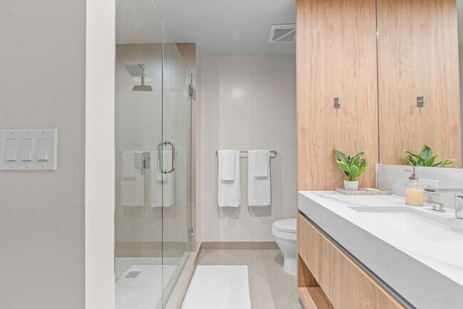 Building Photo - 11 NE 6th St