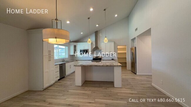 Building Photo - 4362 E Ludlow Dr
