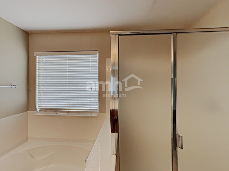 Building Photo - 17015 W Ipswitch Way