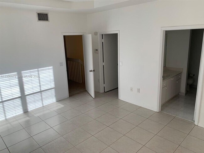 Building Photo - 3150 SW 152nd Pl