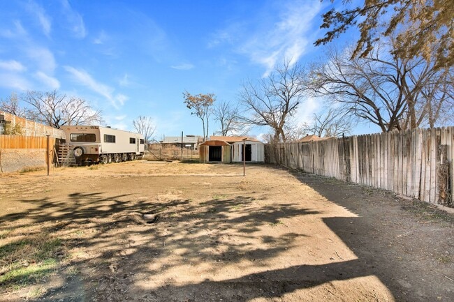 Building Photo - Charming Clifton Home with Comfortable Living & Convenient Location