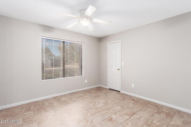 Building Photo - 10021 N 74th Pl