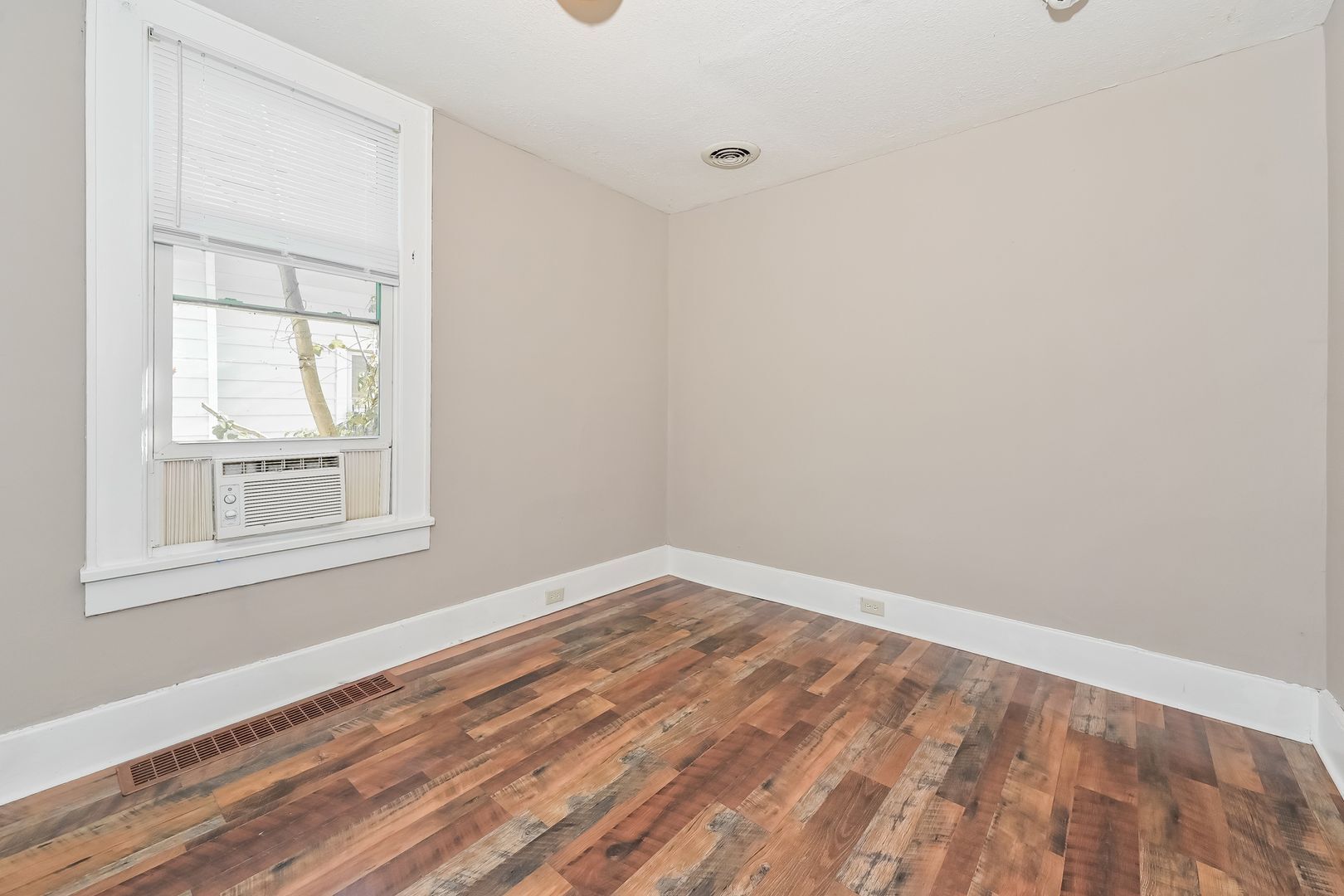 Building Photo - 515 Ben Hur Ave