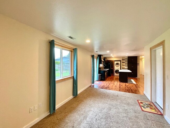 Building Photo - Great Home for rent