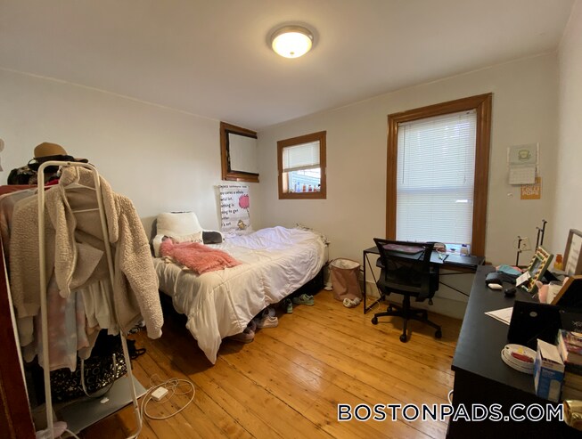 Building Photo - 42 Jay St