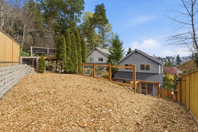 Building Photo - The Entertainer’s Dream