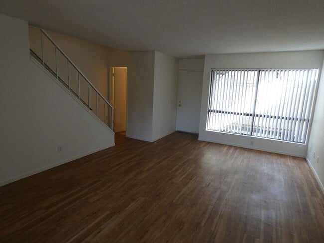 Building Photo - Townhouse in South Santa Maria with 1 car ...