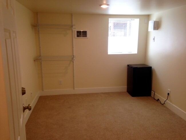 Building Photo - 8836