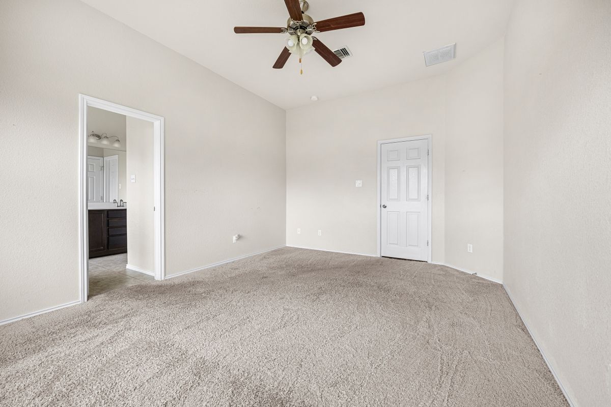 Building Photo - 1414 Fawn Lily Dr