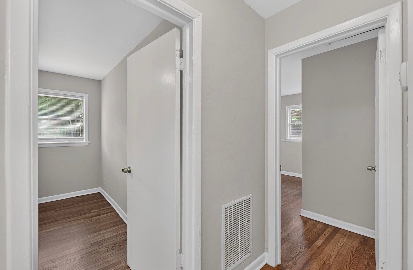 Building Photo - 1121 Glendale Dr
