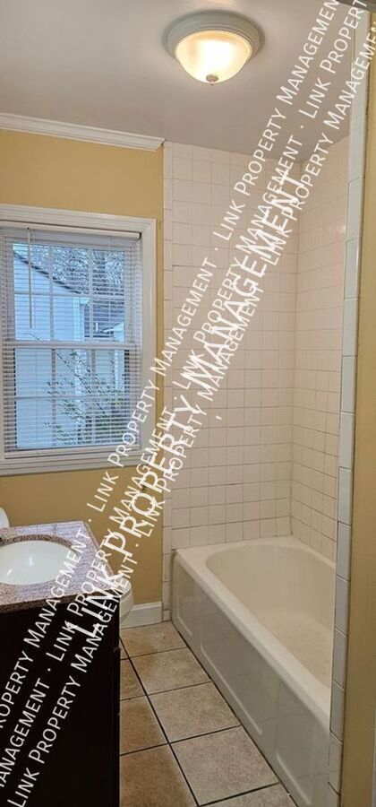 Building Photo - 129 N Moore Rd