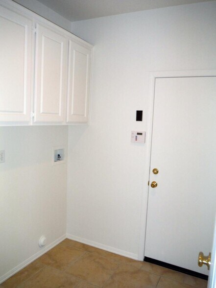Building Photo - 44218 Amethyst St