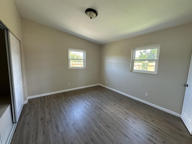 Building Photo - 3335 Dudley St