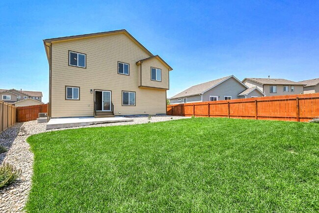 Building Photo - $2,450 - 4 Bed, 2.5 Bath Home with Fenced ...