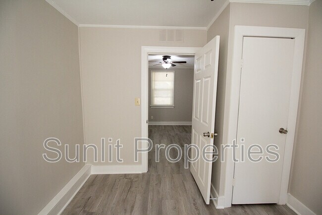 Building Photo - 2590 Danielsville Rd