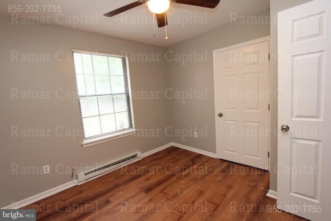 Building Photo - 207 Hampshire Rd
