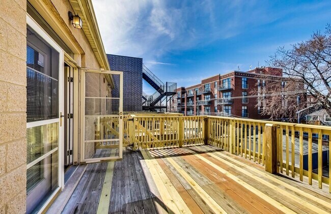 Building Photo - 4018 N Mozart St