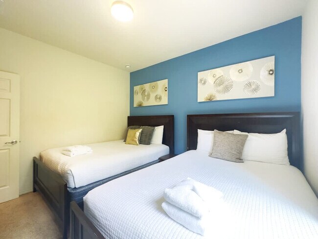 Building Photo - 8996 Silver Pl