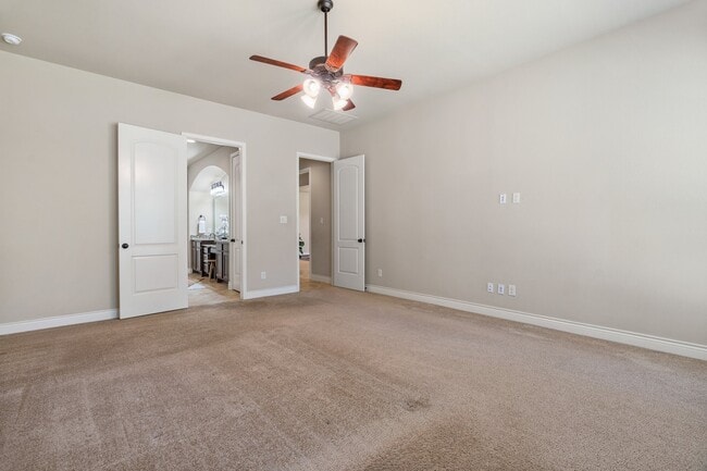Building Photo - 138 Meadow Run Dr